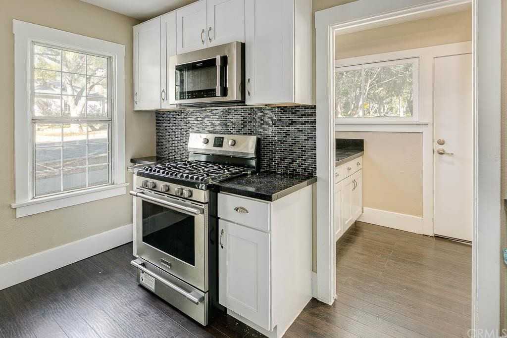 696 Atchison St - Photo 2 of 7