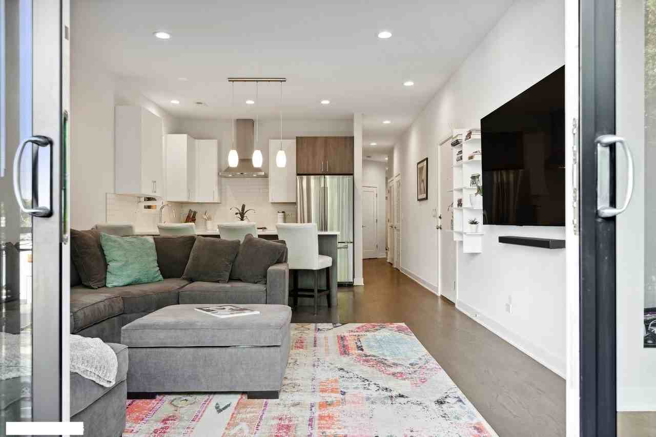 4014 N Mozart St Unit 2 #2 - Photo 4 of 11