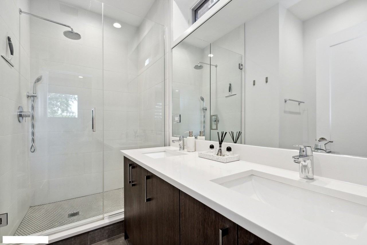 4014 N Mozart St Unit 2 #2 - Photo 7 of 11