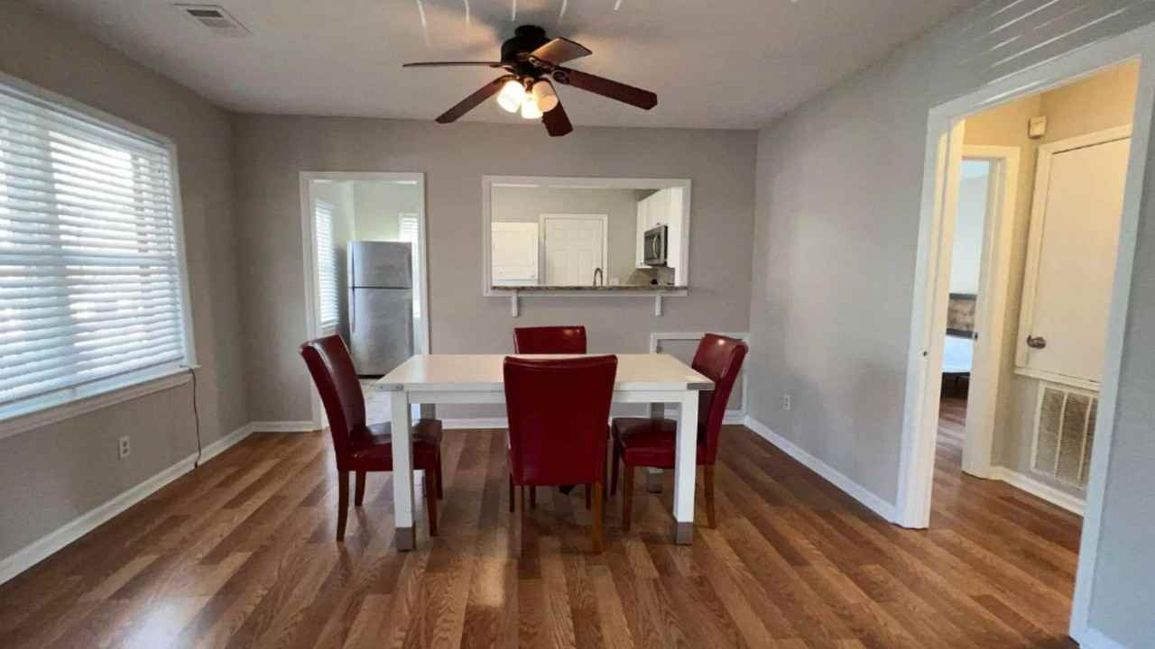 Howard Ave - Photo 4 of 6