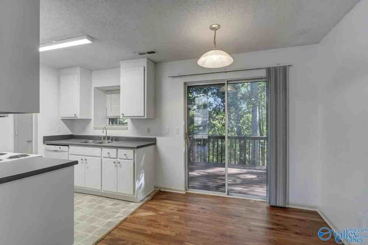 137 Rebecca Pines Dr - Photo 7 of 24