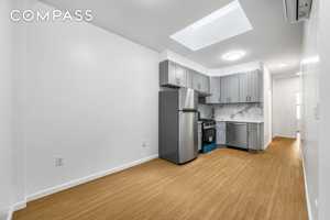 featured image of 141 23rd St #3L