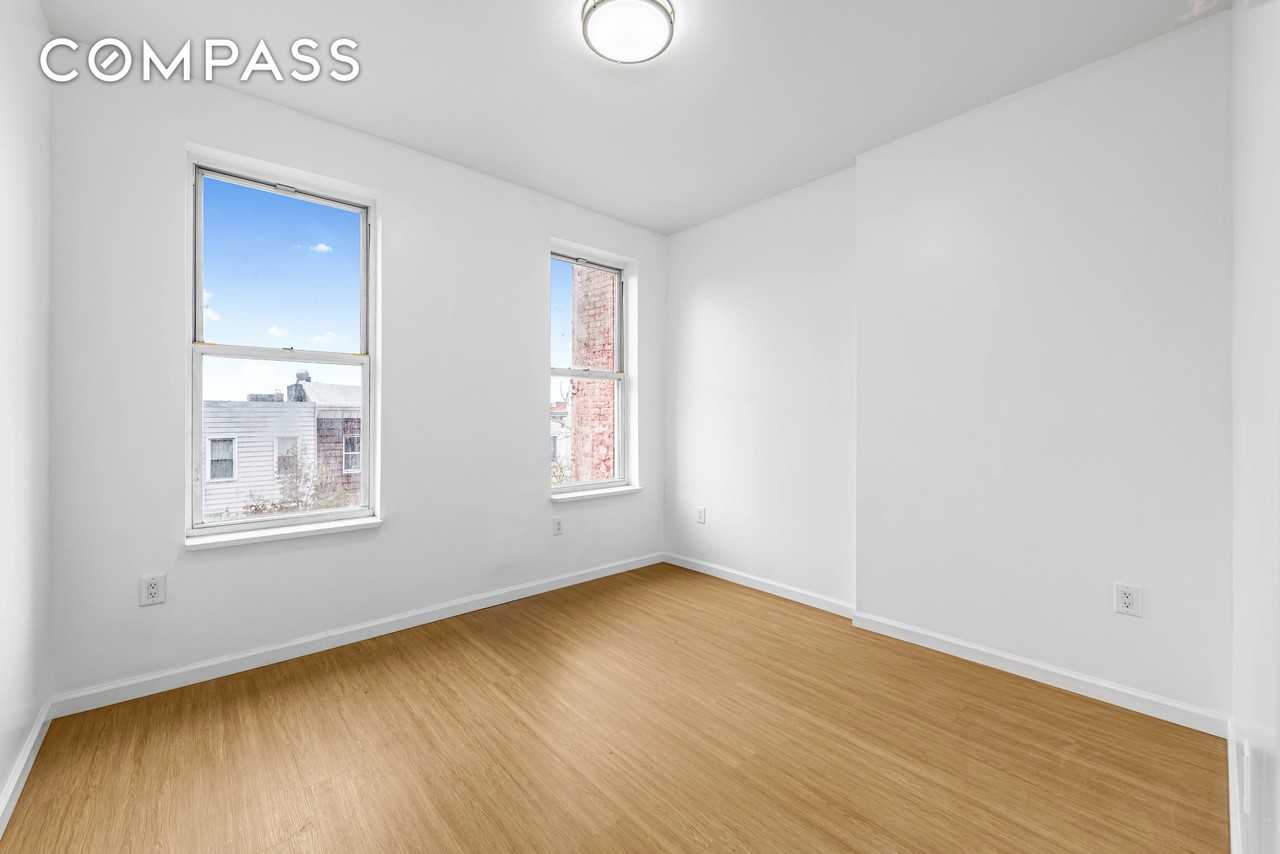 141 23rd St #3L - Photo 7 of 9