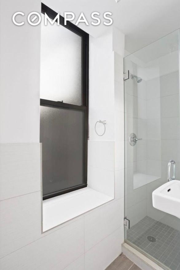 30 Cornelia St #14 - Photo 5 of 10