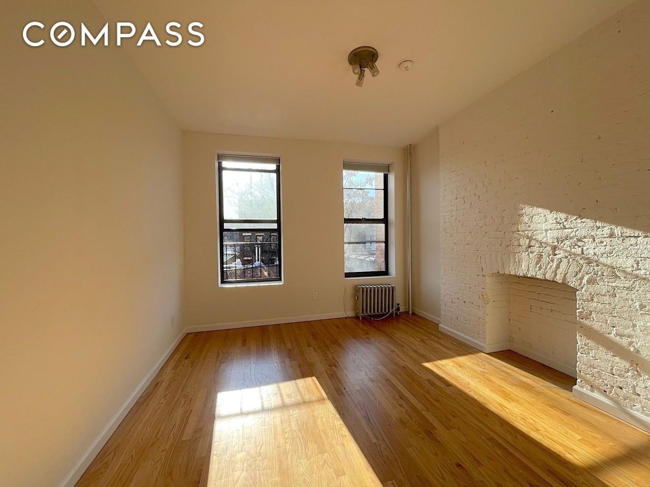 30 Cornelia St #14 - Photo 6 of 10