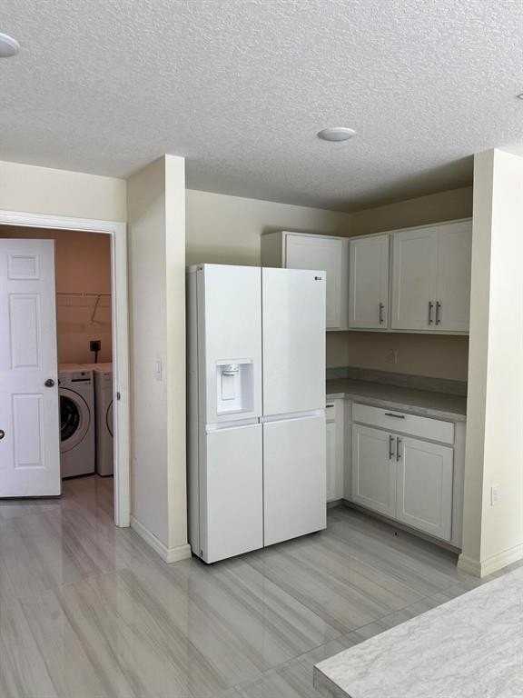 1714 Sw Haylake Ave - Photo 6 of 20