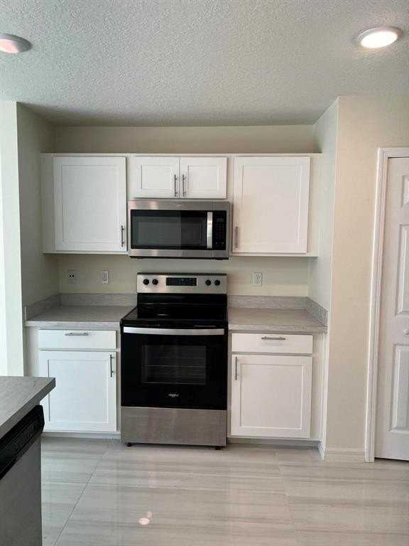 1714 Sw Haylake Ave - Photo 7 of 20