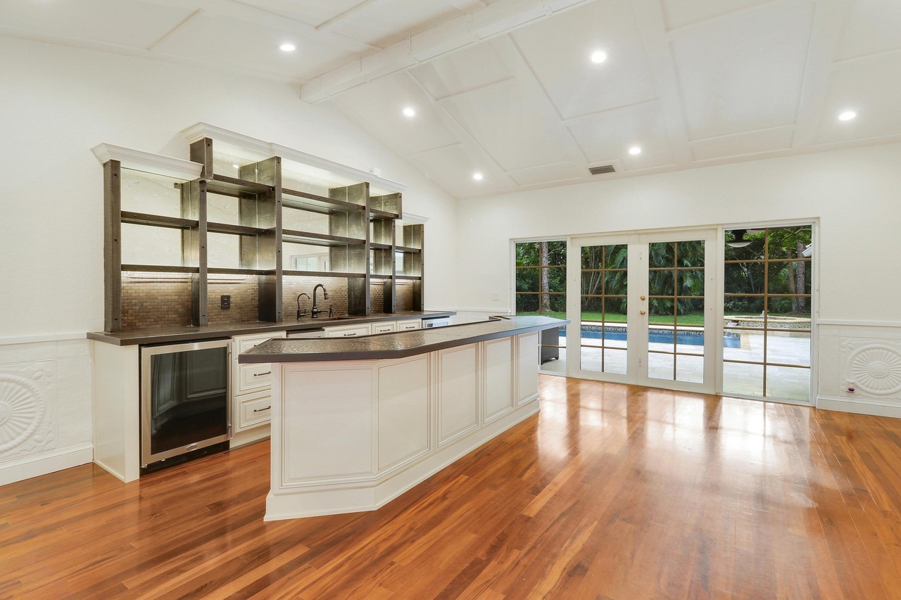 67 Pacer Cir - Photo 4 of 45