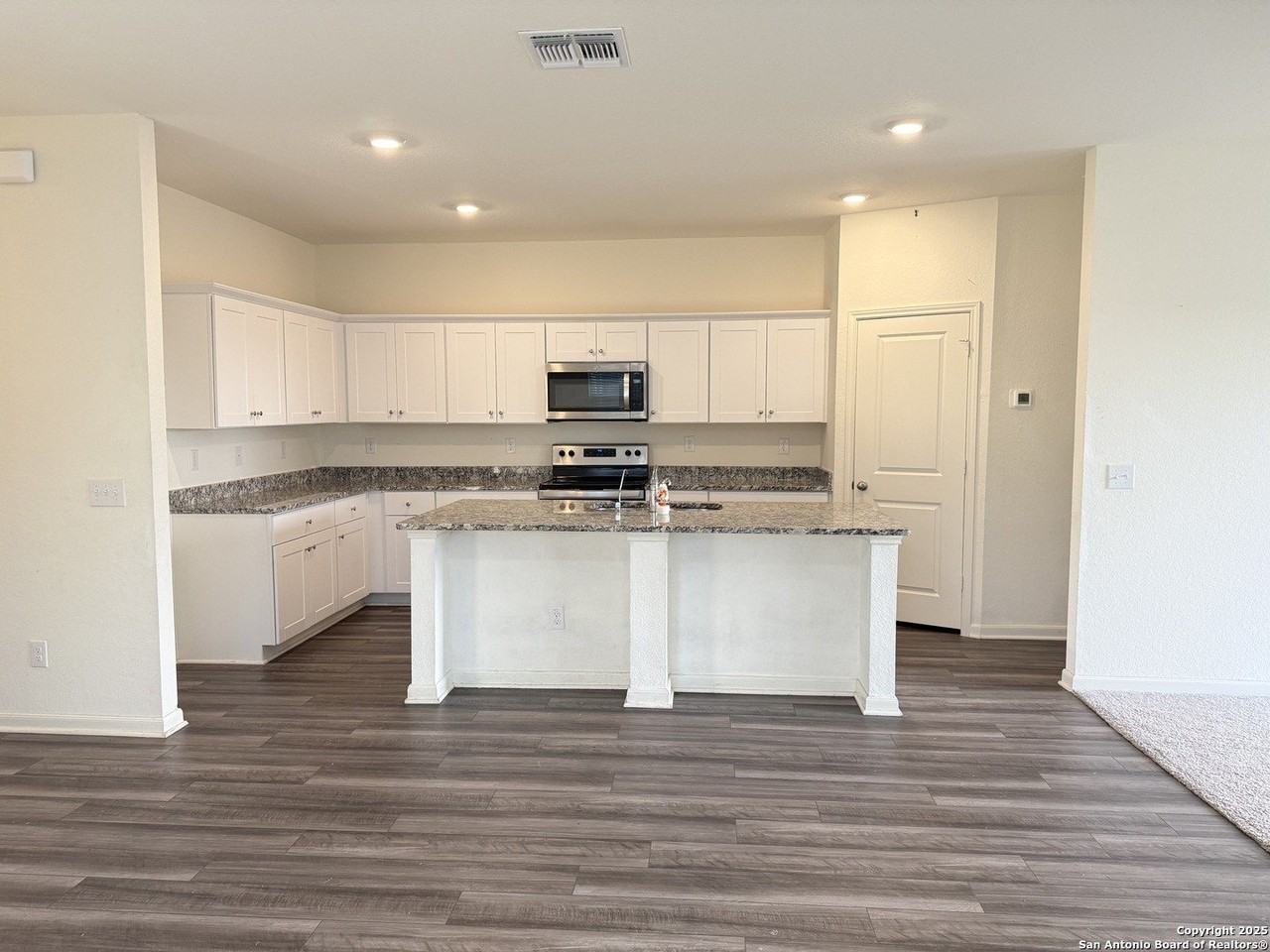 4913 Jovian - Photo 2 of 12