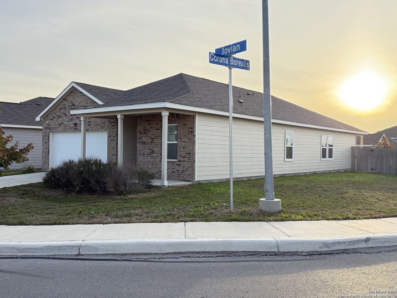 4913 Jovian - Photo 7 of 12