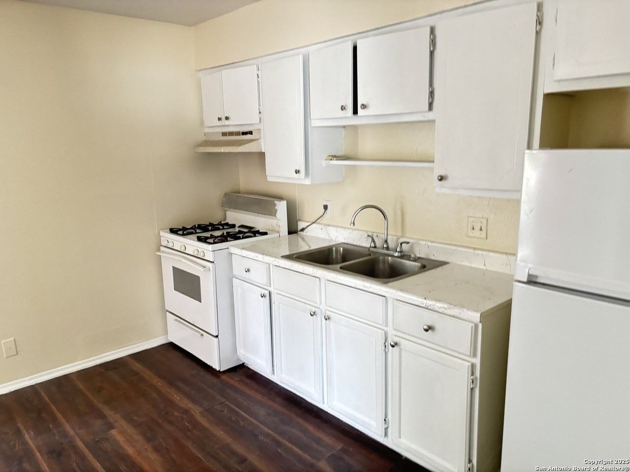 5602 Bienville Dr Apt C6 #C6 - Photo 5 of 35