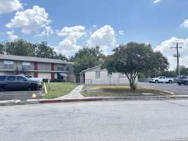 featured image of 5603 Bienville Dr Apt E7 #E7