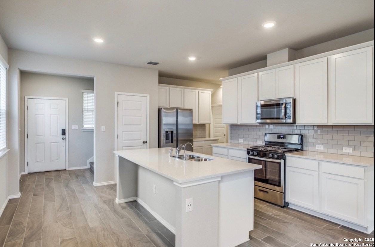 272 Kinsley Way - Photo 3 of 12