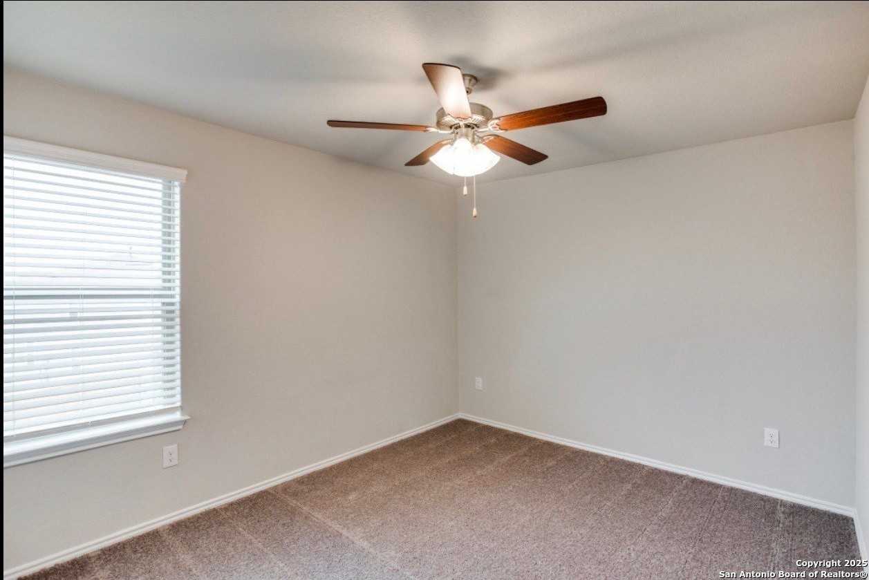 272 Kinsley Way - Photo 5 of 12