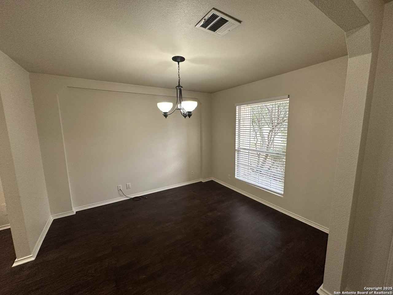 129 Jordan Pl - Photo 2 of 18