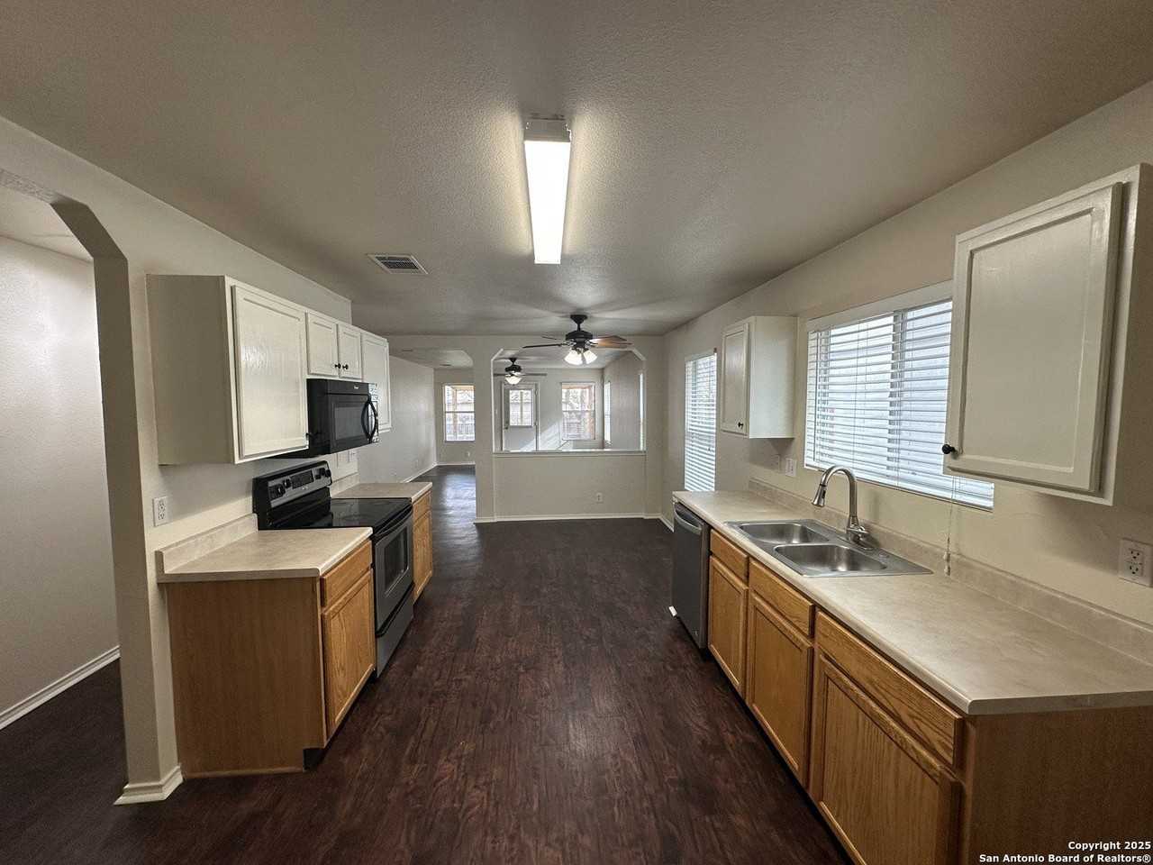 129 Jordan Pl - Photo 5 of 18