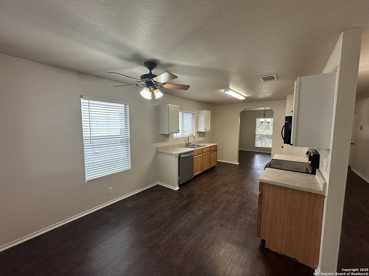 129 Jordan Pl - Photo 6 of 18