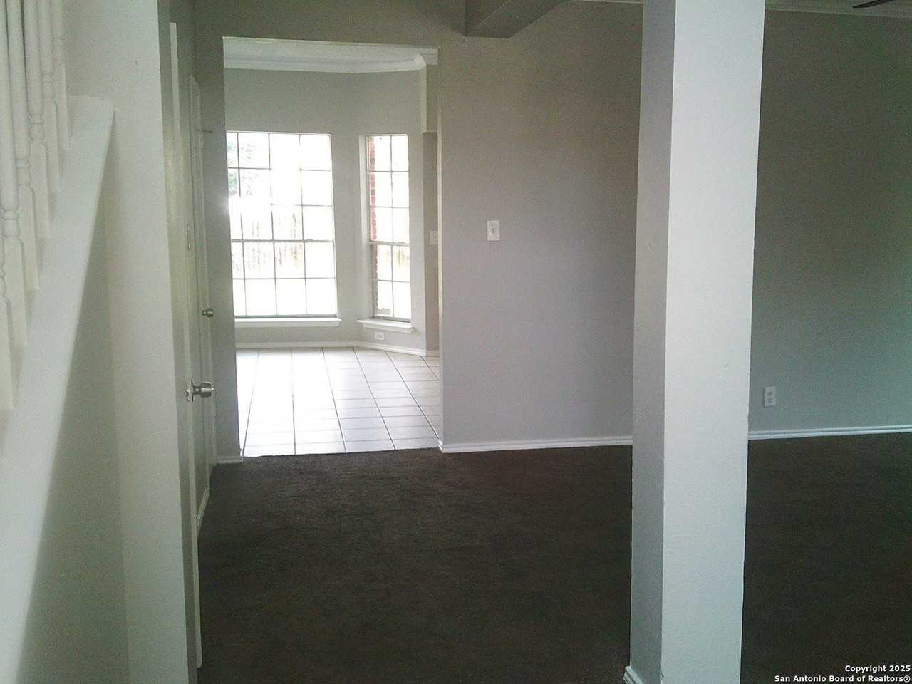 10831 Laurel Crk - Photo 2 of 7