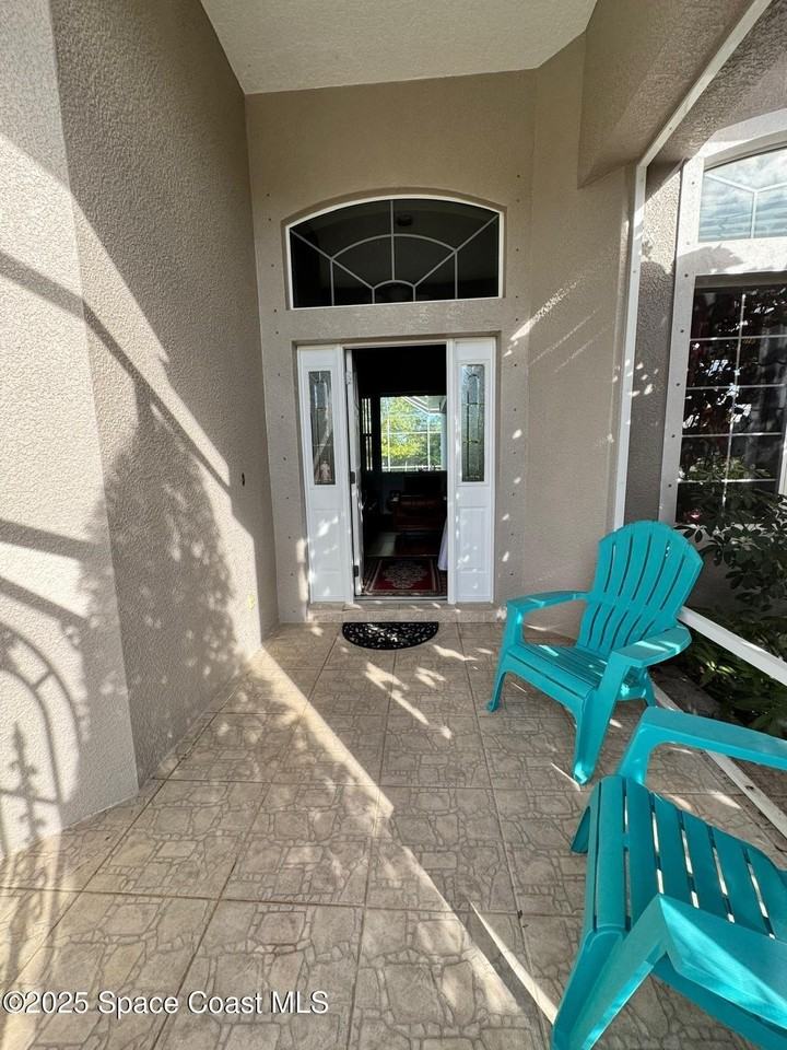 5891 Herons Landing Dr - Photo 4 of 18