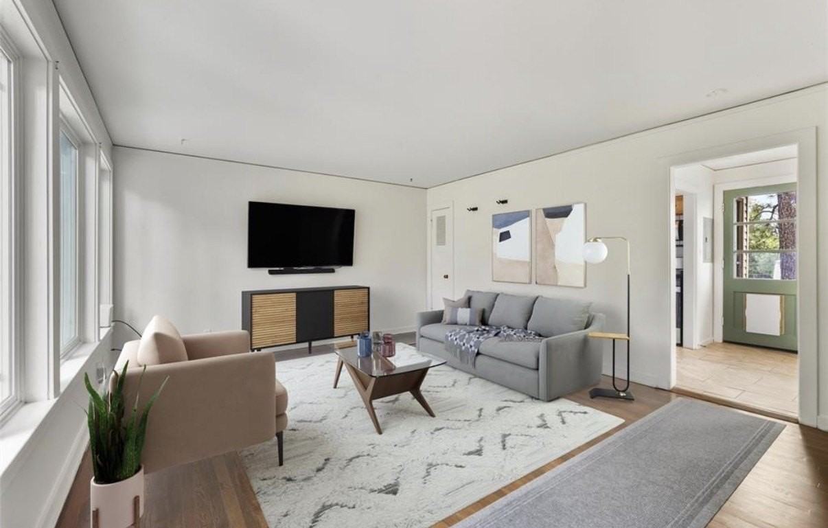 2356 45th St Apt A #A - Photo 2 of 10