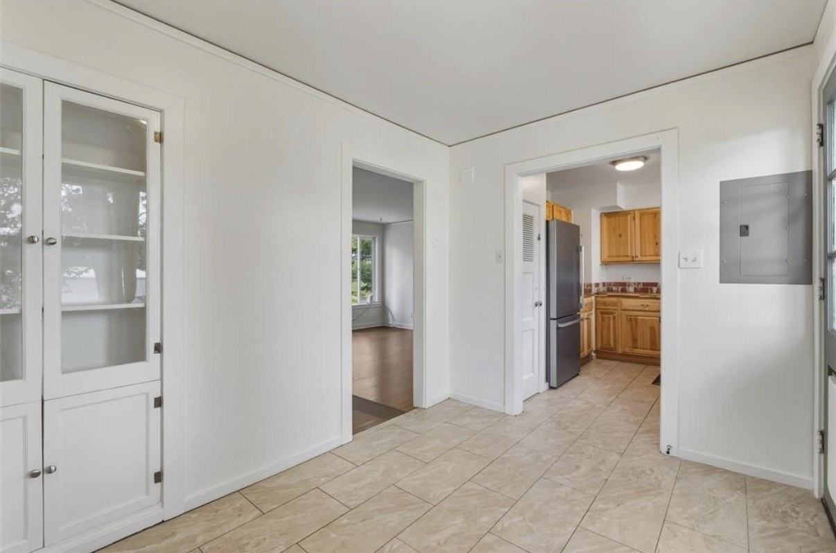 2356 45th St Apt A #A - Photo 3 of 10