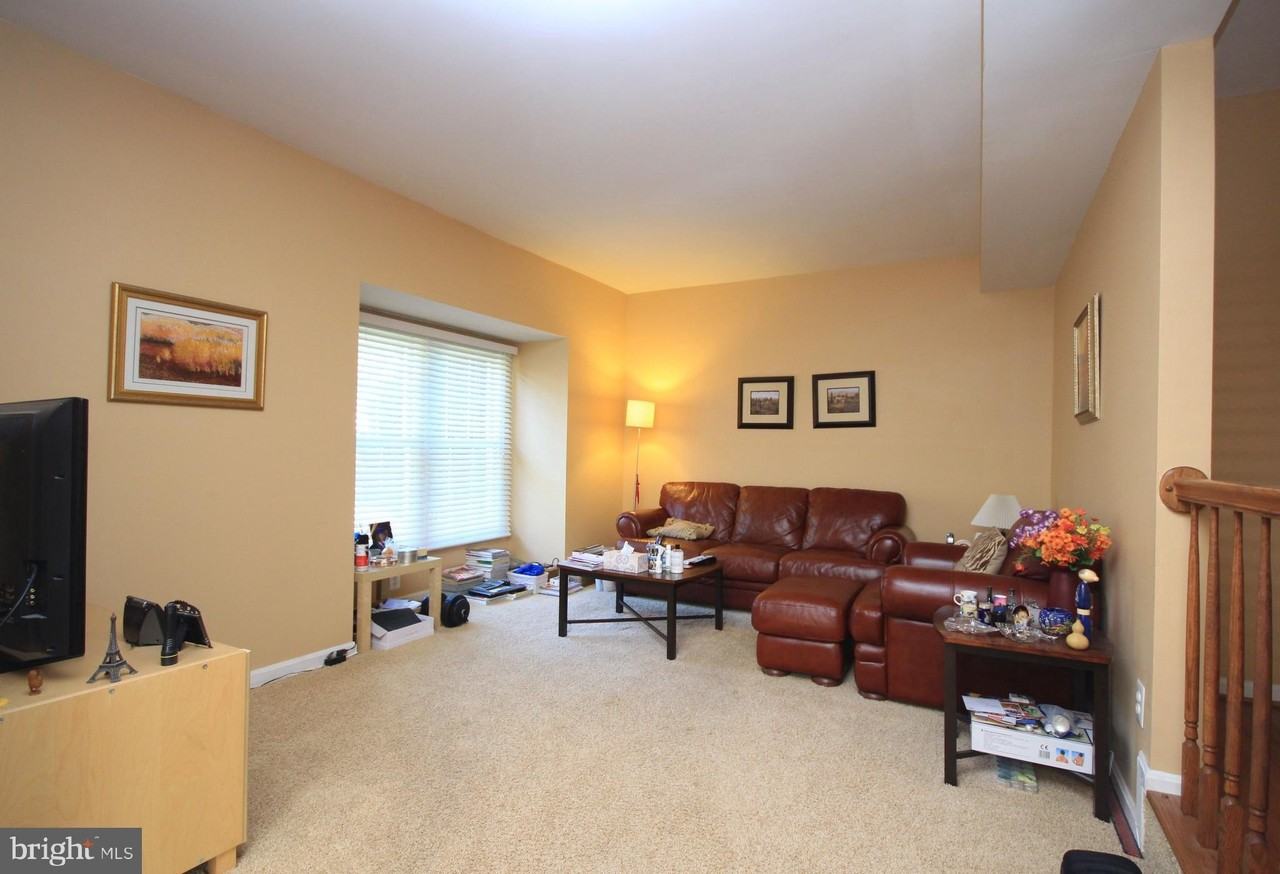 8637 Manahan Dr - Photo 3 of 8