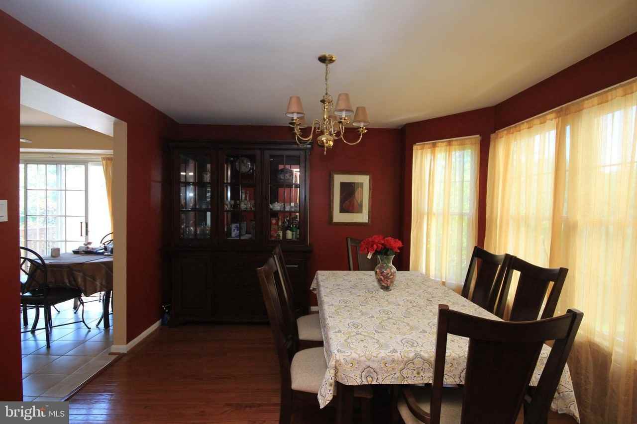 8637 Manahan Dr - Photo 4 of 8