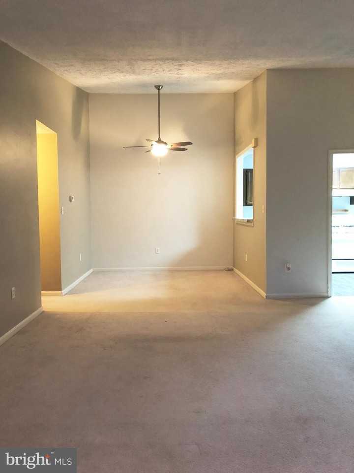 916 Windbrooke Dr Unit 916 #916 - Photo 4 of 14