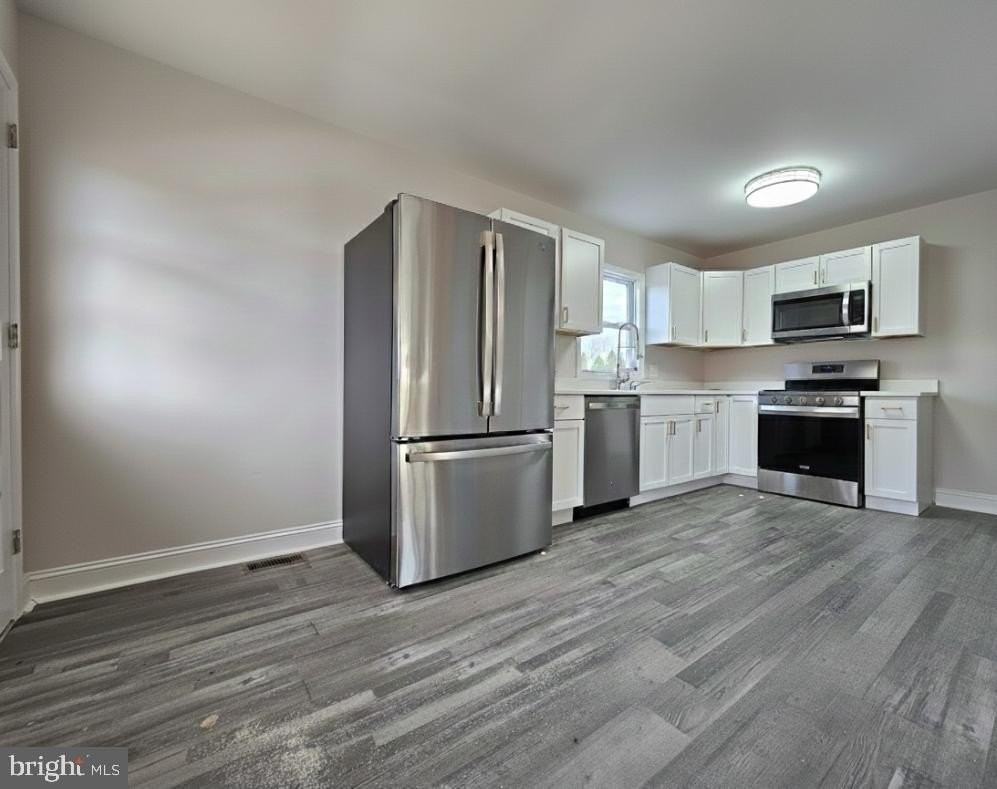 301 E 4th St - Photo 6 of 21