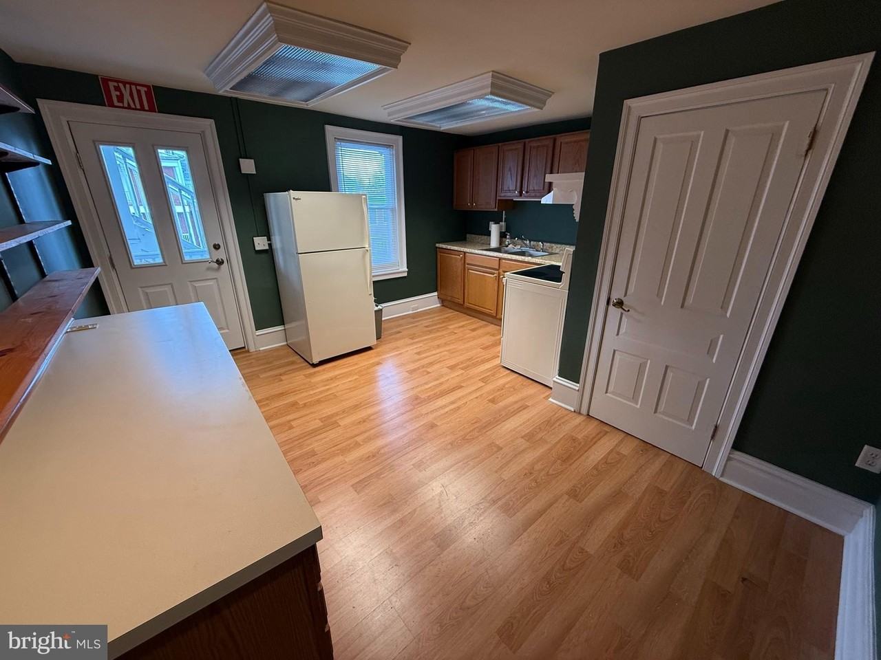 405 Bridge St - Photo 5 of 19