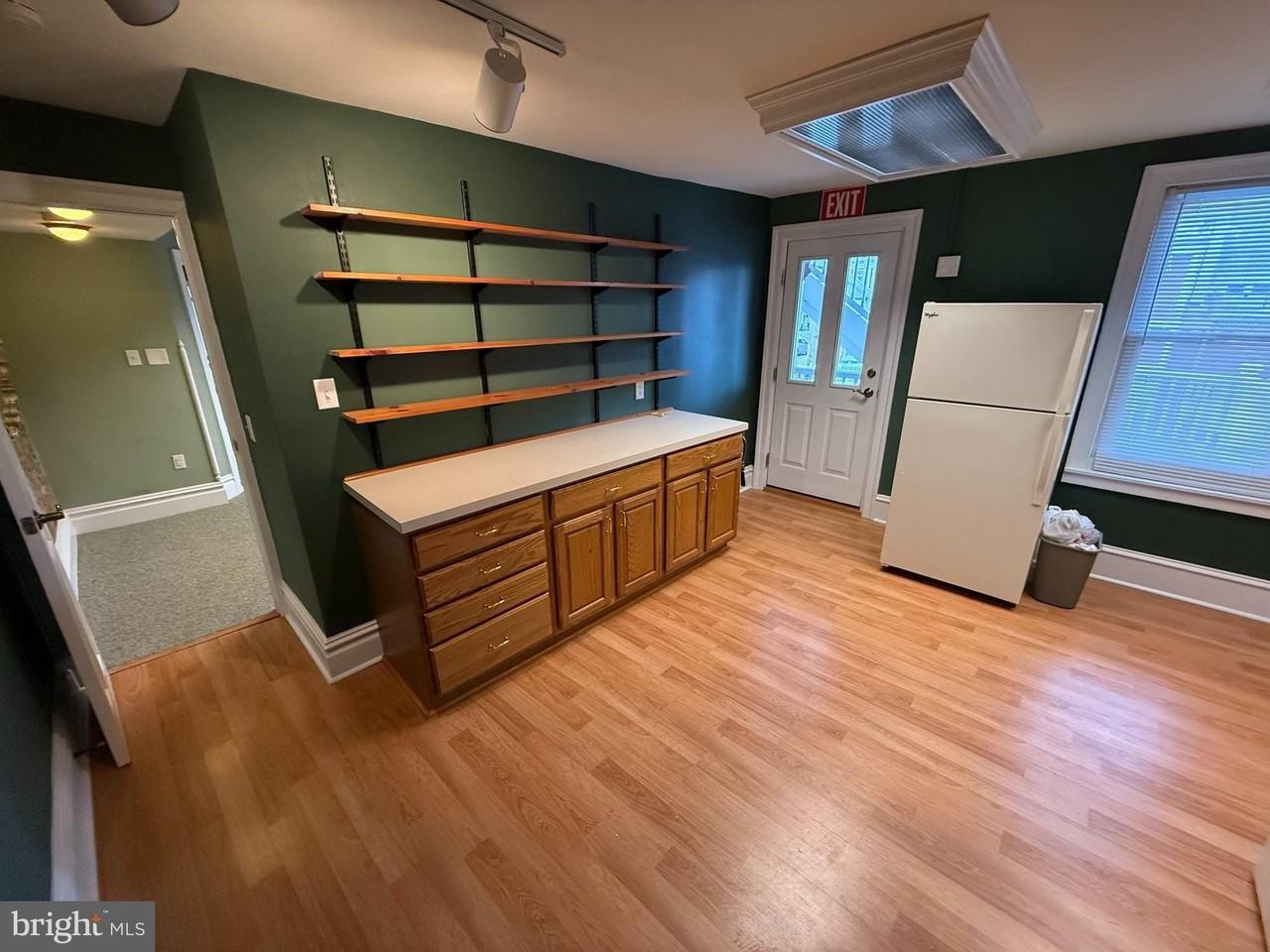 405 Bridge St - Photo 6 of 19