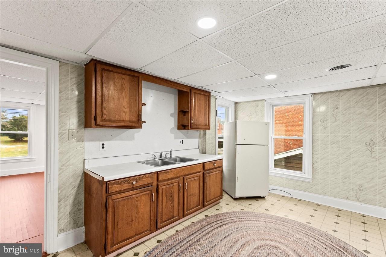 6 N Main St - Photo 5 of 16