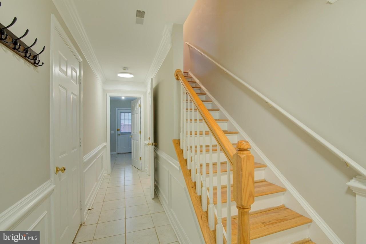 4009 Timber Oak Trl - Photo 3 of 34