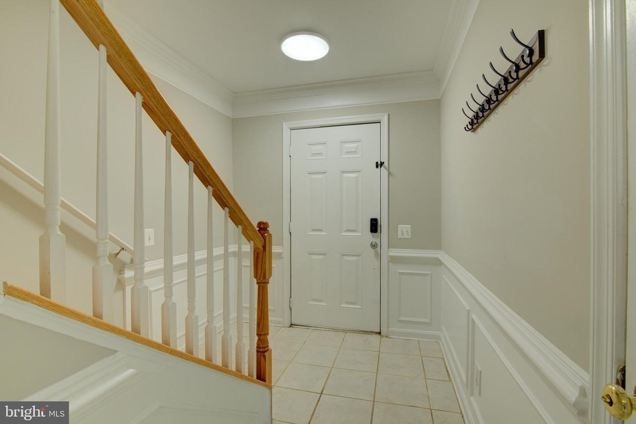 4009 Timber Oak Trl - Photo 4 of 34