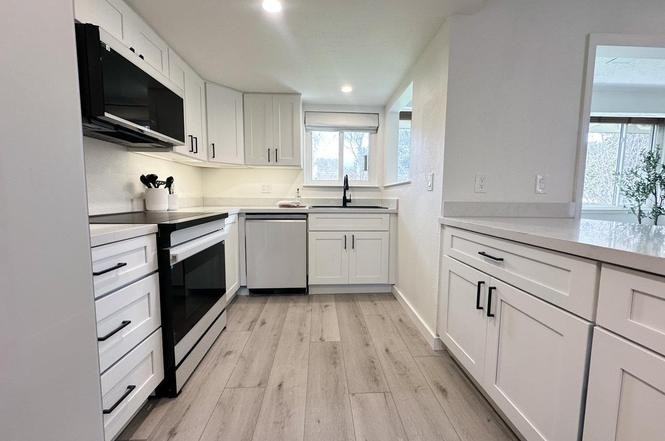 14225 Lora Dr - Photo 6 of 9