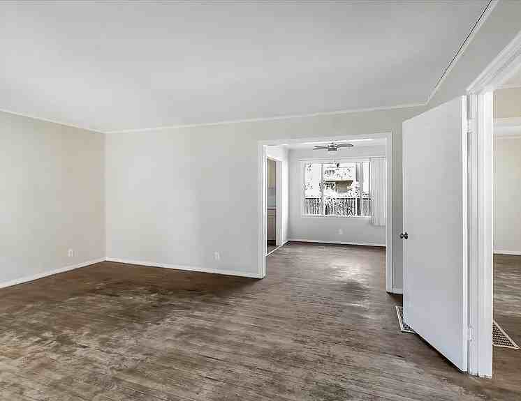 827 Chestnut St - Photo 2 of 16