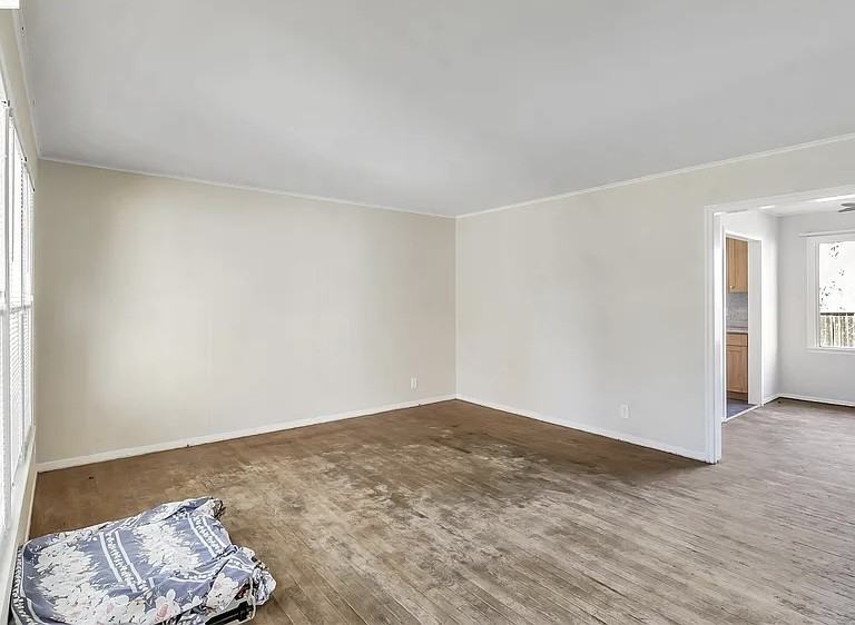 827 Chestnut St - Photo 3 of 16