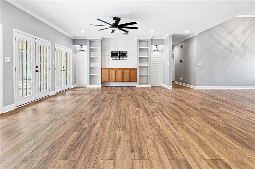 132 Jennifer Ln - Photo 3 of 26