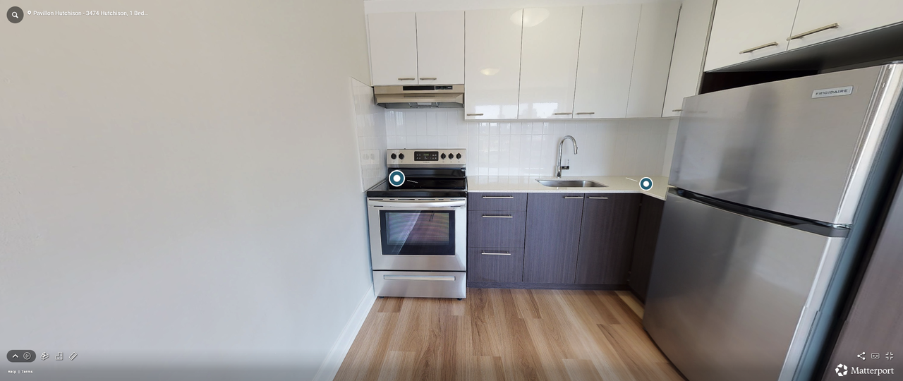 3474 Rue Hutchison #PH2 - Photo 5 of 12