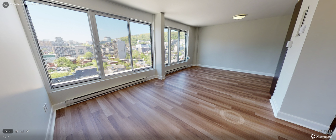 3474 Rue Hutchison #PH2 - Photo 2 of 12