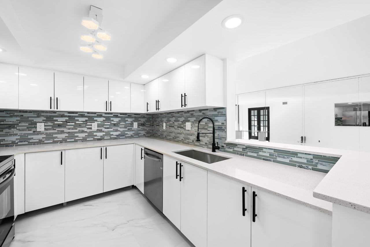 800 Parkview Drive #718 - Photo 2 of 29