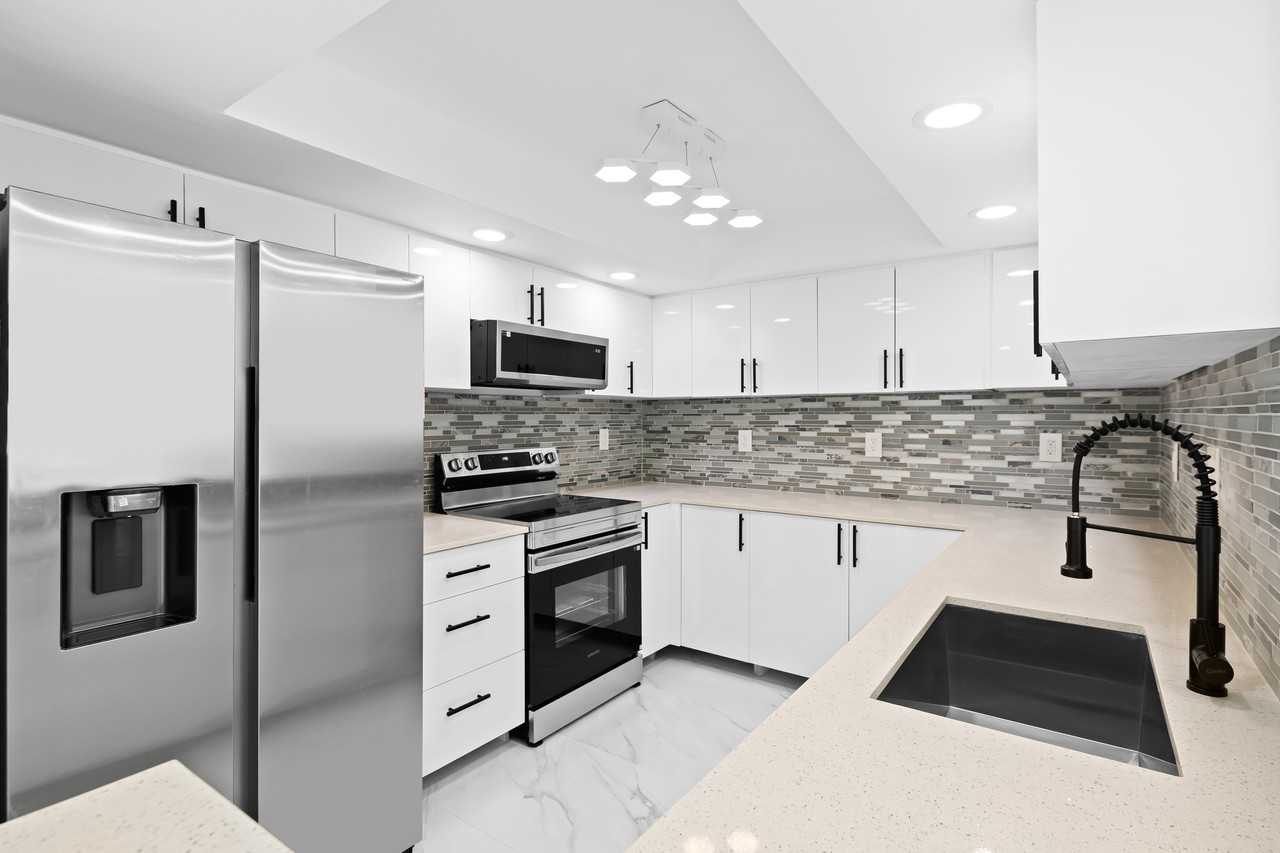 800 Parkview Drive #718 - Photo 4 of 29