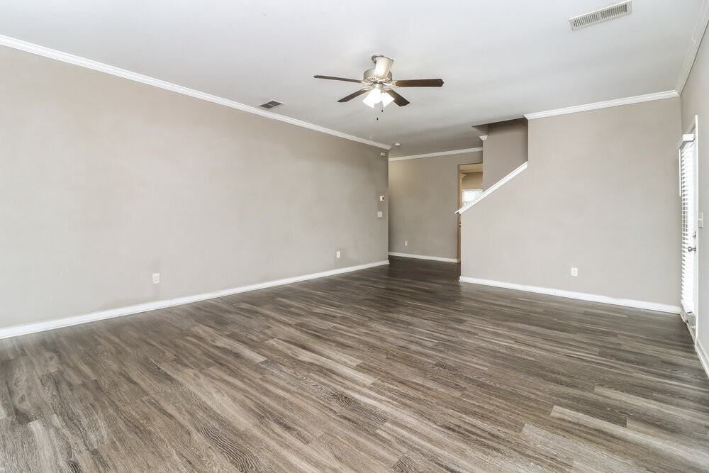 679 Fieldcrest Dr - Photo 5 of 17