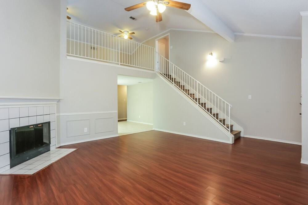 401 Meadow St - Photo 5 of 17