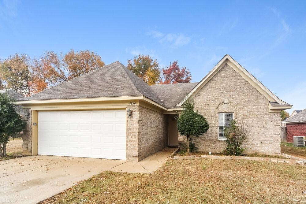 4230 Ravenwood Dr N - Photo 3 of 16