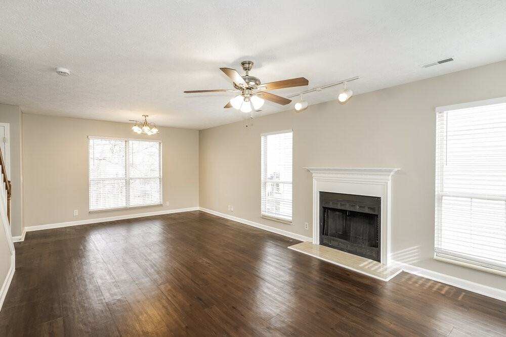 3544 Glenfalls Dr - Photo 5 of 17