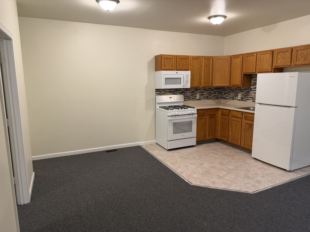 6035 Elmwood Avenue #1-R - Photo 5 of 15