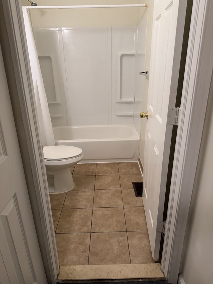 6035 Elmwood Avenue #1-R - Photo 7 of 15