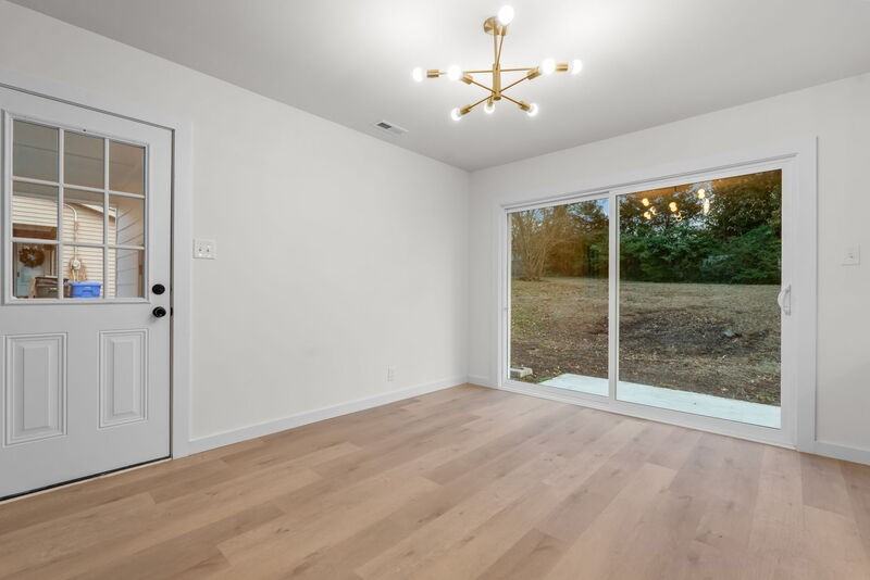 6037 Dahlgren Ave - Photo 7 of 25