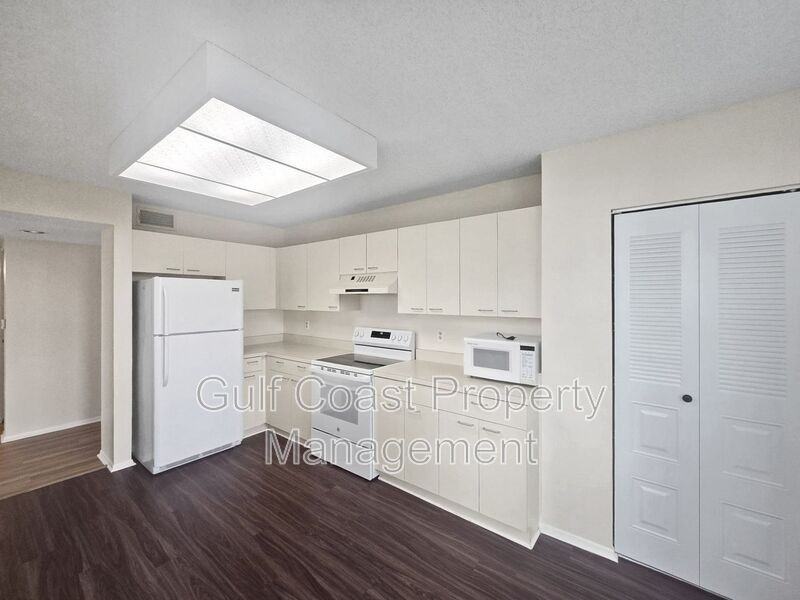 3780 Pinebrook Cir #301 - Photo 5 of 29